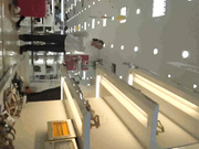 跟拍商场买鞋子的性感短裙美女高清露脸