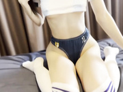 爆操足球宝贝，叫声太迷人了白虎粉穴诱人