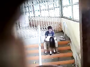 偷拍情侣废楼做爱