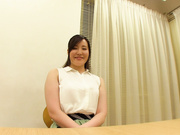 [JUFE-187] スラリと伸びた長い脚の高身長スタイルと天然巨乳が美しい笑顔がとても素敵な人妻が夫に内緒でAVデビュー！ 黒木美沙【破解】 - 1of5