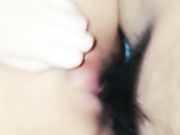 網紅清純嫩妹星級酒店與老鐵瘋狂玩3P遊戲 主動張開雙腿輪流齊插幹得白漿淫水直流 呻吟聲淫蕩 完美露臉～720P高清