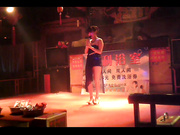 精品推薦 某浴室共享大廳午夜福利裸體艷舞表演 搔首弄姿挑逗尖叫聲不斷 場面淫蕩刺激 720P高清原版