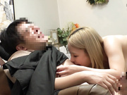 [MFOD-044] とある痴女★美容室 女性スタイリストさんとアシスタントの二人掛かりで抜かれて頭も股間もスッキリしてしまったボク。 - 2of5