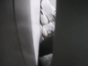 國內廁拍大神潛入某商場隔板公共女廁偷拍各式美女尿尿 居然有個猥瑣男進來抱著醉酒女 女的不大願意跟他走 1080P高清原版