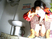 未流出过的小旅馆卫生间高清偷拍（第二十部）