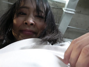 [BIJN-268] THE ドキュメント 本能丸出しでする絶頂SEX 寝取られ性癖の夫婦 ～旦那は不能で熟れた妻は貪欲に快楽に溺れてしまう～ 山本かをり - 1of5