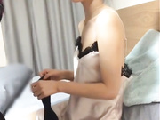 精品福利-猥琐直播男为了拉人气不惜高价约啪网红脸性感外围美女啪啪直播,干完一次感觉亏了又把美女拉床上干!