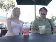 [HIKR-226] ロスで有名なイン●●トバーガーの痩せ巨乳ウエイトレスを待ち伏せナンパして謝礼交渉でどこまでやってくれるのか？ジェンナ（31 - 1of5