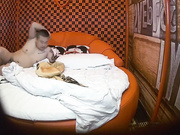 情趣酒店360监控TP很有夫妻相的情侣啪啪女的干完吃个甜筒