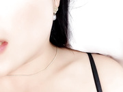 黑丝露脸风情妩媚的骚人妻跟大哥激情啪啪，让大哥玩着奶子舔逼浪叫呻吟，口交大鸡巴多体位无套爆草给她干尿