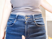 坚挺圆润的极品美乳!镜子前爆插欲求不满的饥渴骚货!看着自己被插到高潮!爽到腿软!