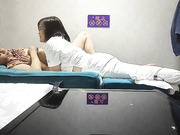 探访按摩店：城中村养生馆，老板娘拍摄与按摩客人之间的操逼啪啪啪