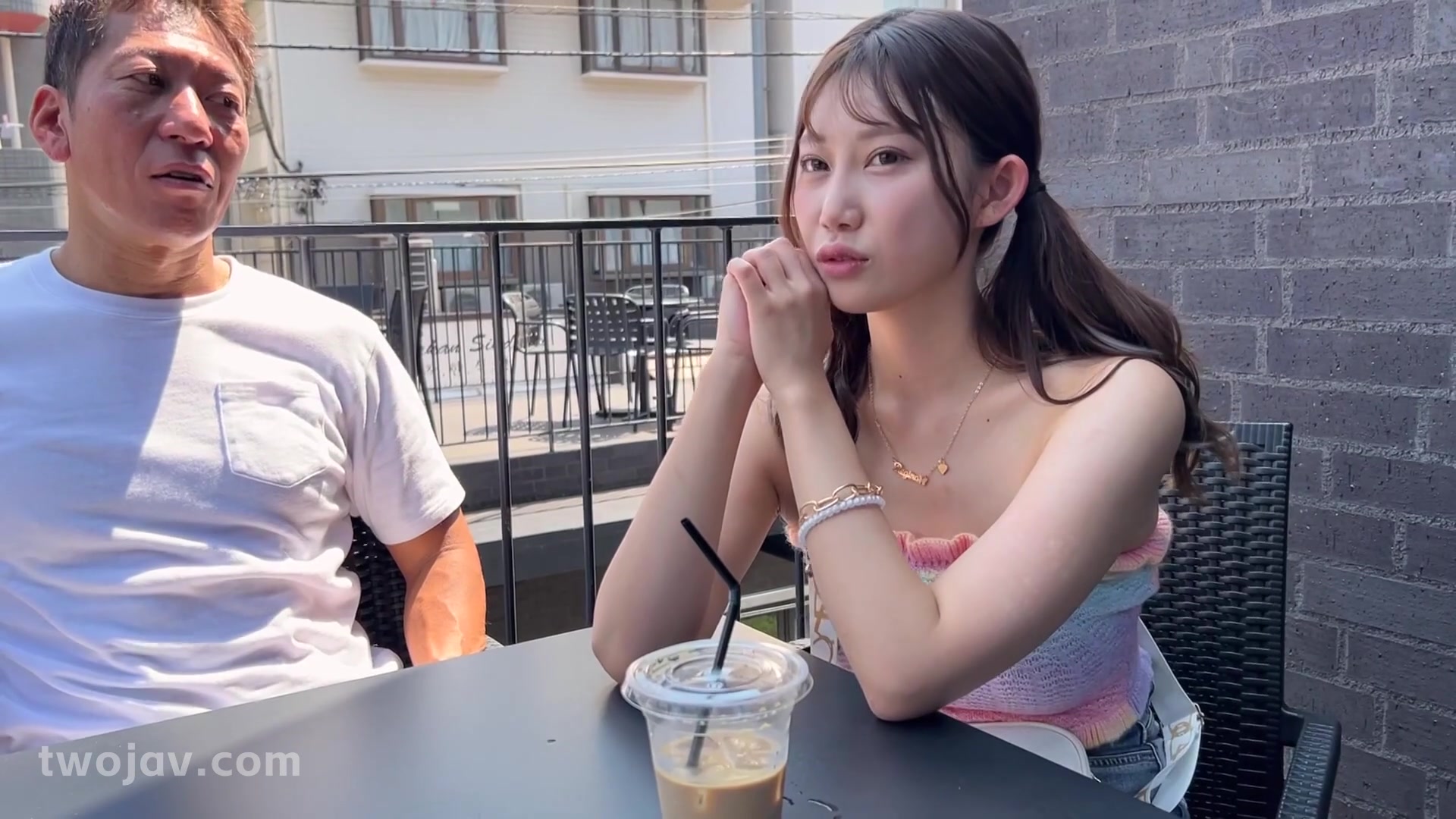 MAAN-1136 ドMで巨乳な淫乱ギャル！Gスポ刺激で大量潮吹き (夏空りか) - 1of5