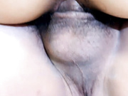 两个风骚小妹的4P生活，酒店被大哥玩弄，一起舔鸡巴全程露脸撅着屁股让大哥道具捅骚逼，各种体位爆草蹂躏