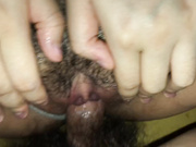 极品反差婊：高颜值美女与炮友激情啪啪，超爱吞食大屌，先无套艹了两下，就不得已只能戴套艹了