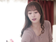 JUR-573 『週3日、妻とSEXをしている。』と自慢してきた友人から週5日、毎回4発、 白石茉莉奈 - 1of5