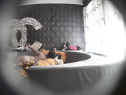 对白清晰香奈儿主题情趣酒店TP可爱的大学生情侣下午没有课出来开房爽一爽