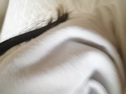 东北逃课系列之把正在和朋友打电话的漂亮美女拉过来强行吃鸡巴,气的往鸡巴上狠抽了一下,乖乖的吃起来了！国语！