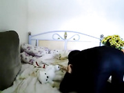 乡巴佬小鲜肉听着柔和的音乐和干妈滚床单普通话对白