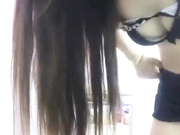 对白精彩淫荡呻吟特别刺激骚的东北豪爽大美妞女主播电动鸡巴疯狂插把私处搞出好多白浆