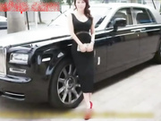 内裤哥真牛逼,搞上了富商包养的身材高挑性感的二奶,操B时鸡巴刚就去美女就受不了了说：你太大了,我受不了,你别再干了,还要多久,我要来了！