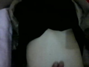 刚来公司实习的漂亮大学美女吃宵夜被同事灌醉忍不住带回去玩弄啪啪,不小心把她干醒了,竟说：喜欢鸡巴操我!