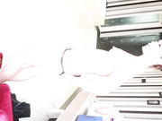 肤白貌美人体模特芸芸宾馆私拍水手制服美乳肥臀摄影师揩油咸猪手掰阴唇拍摄1080P超清