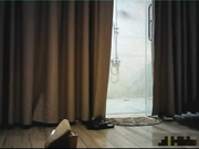 很有女人味的漂亮人妻露脸穿上黑丝操椅子上干抱起来操到浴室再操回地板720P高清