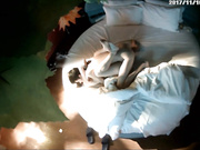 特色酒店年轻情侣开房爱爱扎两辫可爱清纯小美女装矜持不脱衣服让男友脱肤白身材好呻吟声很响亮淫叫不停