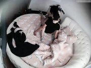 白嫩大学美女就被男友扑倒扯掉裤子强行啪啪,操太久受不了