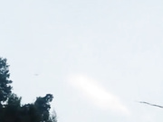 样子斯文的眼镜妹子和狼友讲述第一次给了爸爸，然后路上拦了一个推斗车的大叔去野战对白精彩