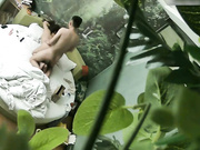 特色酒店偷拍气质漂亮的大胸美女少妇上班时间偷偷和情人酒店开房,边玩手机边被干,第三次操的太猛都干哭了!