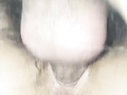 驱车回老家吃喜酒路上兵哥和另外一个哥到山上窝棚3P九零后嫩妹