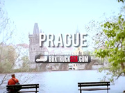 国外大叔邀请双马尾萌妹子到路边玻璃房推油按摩啪啪 路边有行人经过很是刺激喜欢不要错过