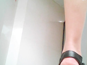 国产公厕定点拍摄系列23 各色真实良家美女，值得一看