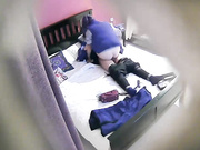 中午午休和单位漂亮女同事到钟点房来一炮后入她的白嫩大屁股