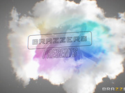 在办公室里幻想着操性感的女同事