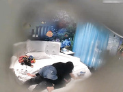 精品酒店偷拍活泼性感的美女见闺蜜和她男友走了迫不及待的骑在男友身上求操,2人一起尝试高难度操逼姿势.国语!