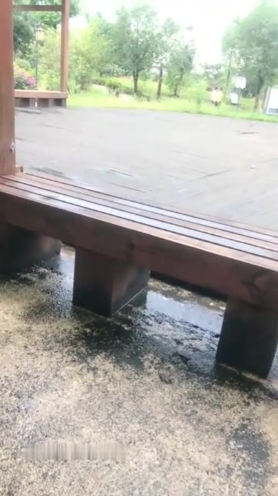 骚气少妇和炮友到公园角落双人啪啪 脱掉口交后入啪啪猛操搞完再口交 很是诱惑喜欢不要错过