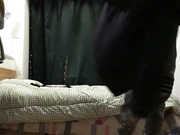 超漂亮女神！美女一边给闺蜜聊天一边说我在做爱，女神穿上丝袜大叫干死我亲爱的受不了了，对白经典刺激！