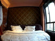 刚大学毕业的性感翘臀美女秘书和老板外地出差办完公事酒店床上办私事,干完一次没休息又拉过来肏,性感漂亮!