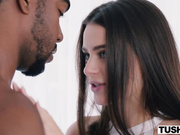 高颜值丰满白领小姐姐极品肉肉真挡不住大鸡巴插入爽的销魂要虚啊 大长腿张开冲动用力白丝肉肉沦陷了720P高清