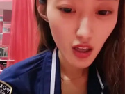 刚离开团队独自直播的170CM大长腿性感美女为了拉人气和粉丝网友酒店啪啪直播,没想到男的还带了春药