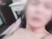 上海极品性感的美女嫩模家中和富二代男友玩虐操,捆起来抠逼到喷水求操时再用大屌插她,粉嫩蝴蝶美穴,阴唇很有特色.