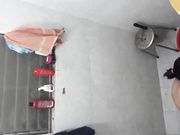 晚上趴透气窗偷窥邻居上大二的眼镜妹奶罩一解一对大奶就弹射出来这对巨乳打奶炮一定很爽