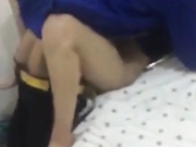 两个脑残90后不肯走要拍闺蜜和男友啪啪在一旁指导说什么安全期不能啪啪会怀孕的