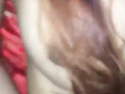 KTV包房内和公主激情做爱 欲火焚身竟然不戴套操？小妞被操的表情好销魂 看样子很爽的感觉