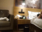 川岛莞式探花带着新买的情趣内衣酒店约炮欠了不少赌债出来卖逼的少妇