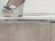 公园公厕高清近距美女厕拍系列二