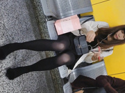 街头公共厕所坑神牛逼哈拉少专挑年轻气质美女下手偸拍很到位照完全身在照私处有极品逼